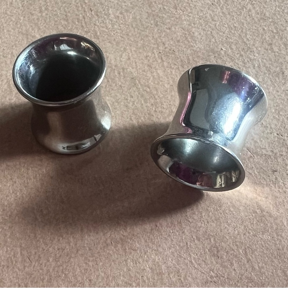 1/2” inch surgical grade stainless steel tunnels plugs